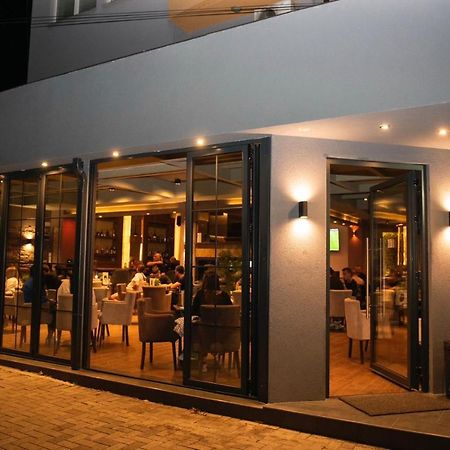 Griffon Bar Food Apartments Струга Екстер'єр фото