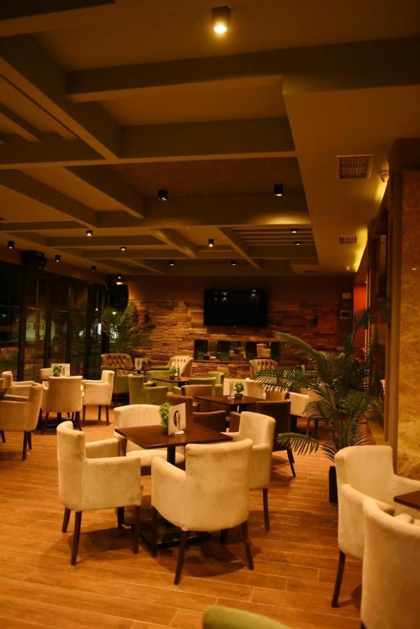 Griffon Bar Food Apartments Струга Екстер'єр фото