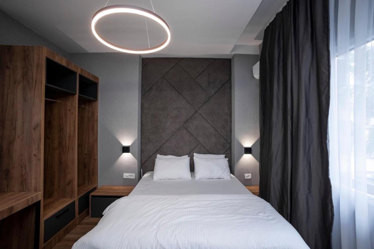 Griffon Bar Food Apartments Струга Екстер'єр фото