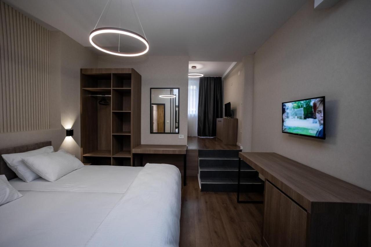 Griffon Bar Food Apartments Струга Екстер'єр фото