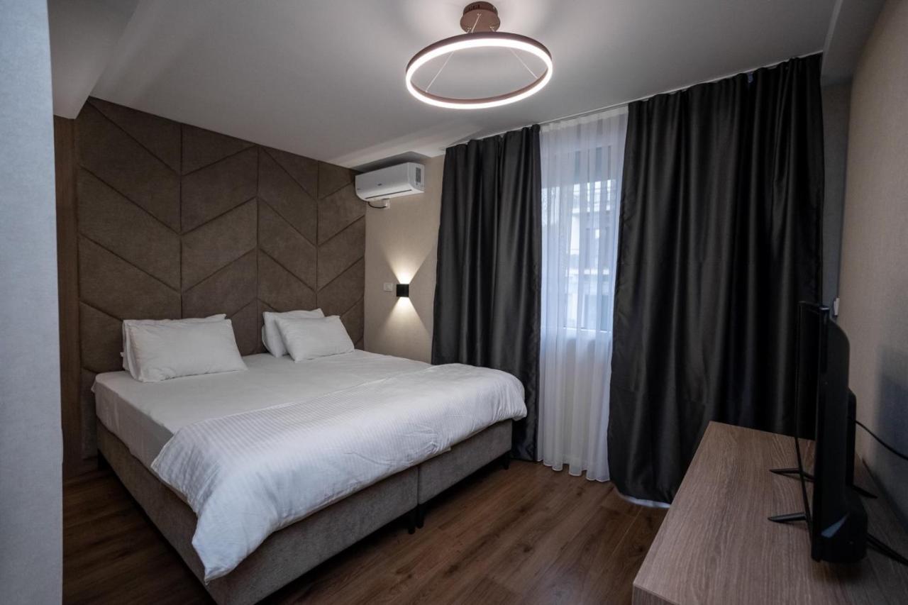 Griffon Bar Food Apartments Струга Екстер'єр фото