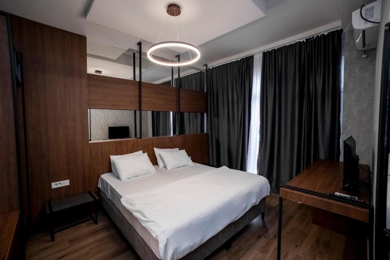 Griffon Bar Food Apartments Струга Екстер'єр фото