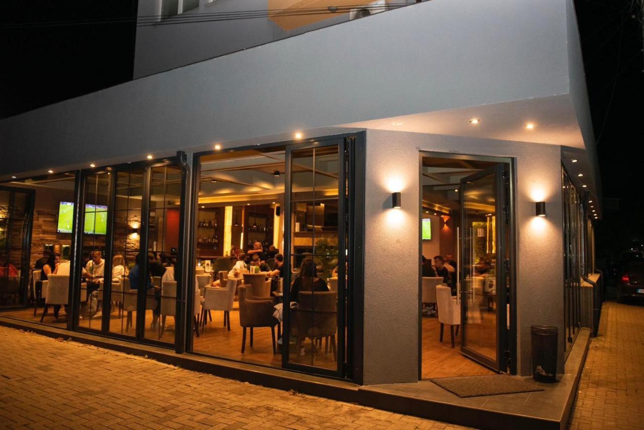 Griffon Bar Food Apartments Струга Екстер'єр фото
